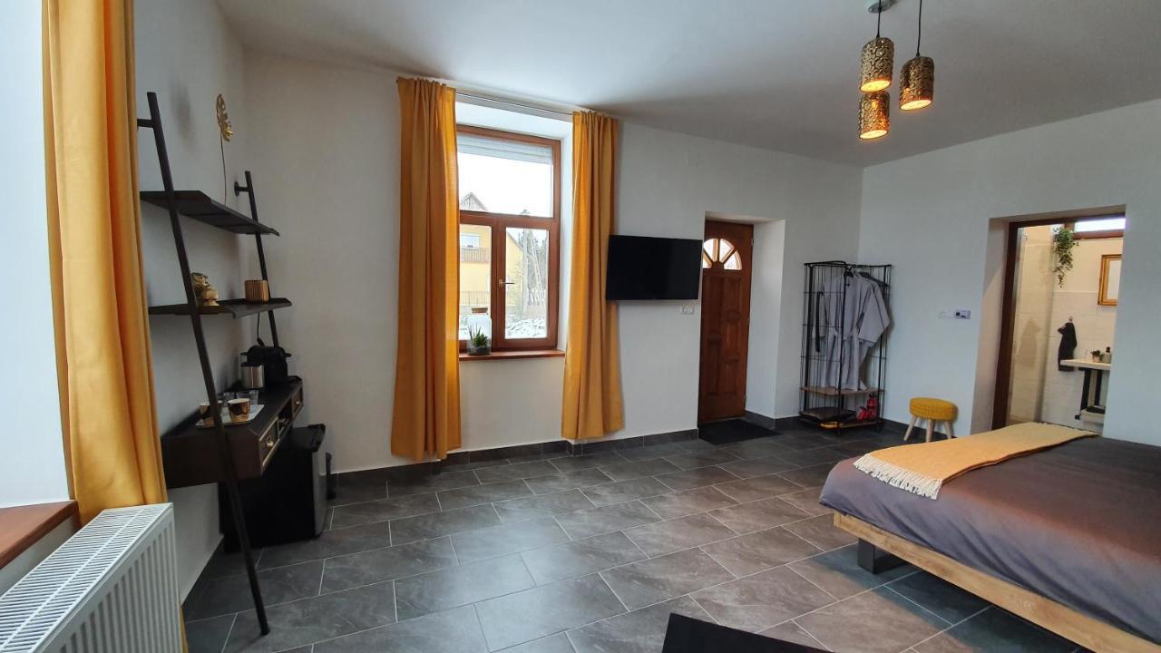 Tisza White House Bed & Breakfast Tiszaszolos Eksteriør bilde