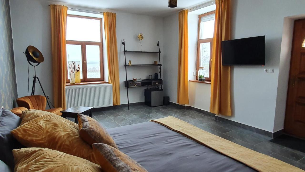 Tisza White House Bed & Breakfast Tiszaszolos Eksteriør bilde