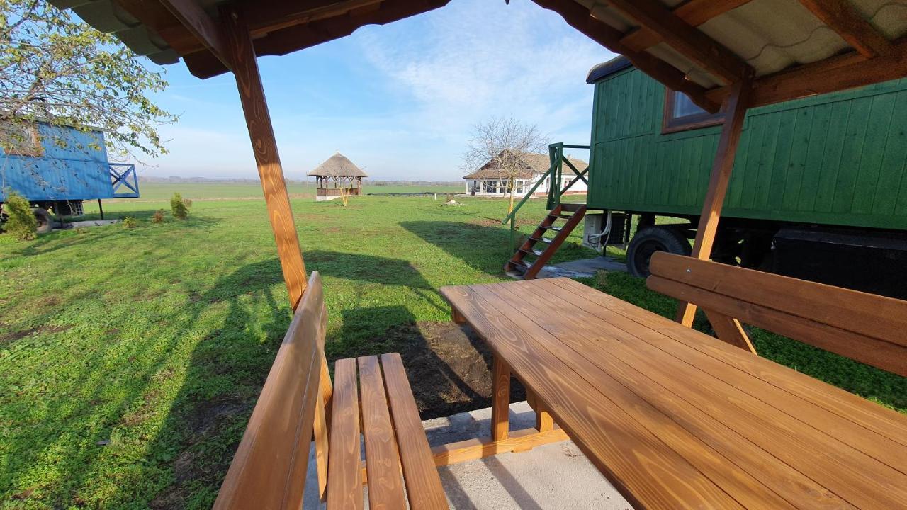 Tisza White House Bed & Breakfast Tiszaszolos Eksteriør bilde